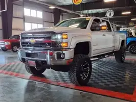 2018  Chevrolet Silverado 2500HD - Thumbnail 3