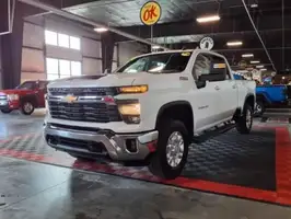 2024  Chevrolet Silverado 2500HD - Thumbnail 3