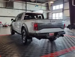 2017  Ford F-150 - Thumbnail 4