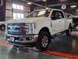 2019  Ford F-250 Super Duty - Thumbnail 3