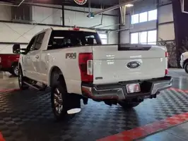 2019  Ford F-250 Super Duty - Thumbnail 4