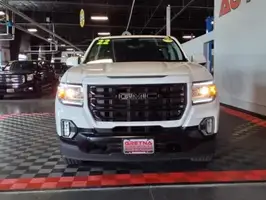 2022  GMC Canyon - Thumbnail 2