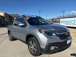 2017  Honda Ridgeline - Thumbnail 1