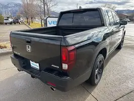 2022  Honda Ridgeline - Thumbnail 6