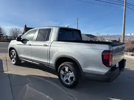2025  Honda Ridgeline - Thumbnail 4