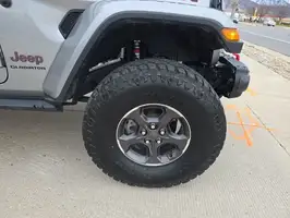 2020  Jeep Gladiator - Thumbnail 2