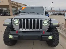 2020  Jeep Gladiator - Thumbnail 9