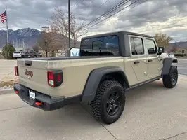 2022  Jeep Gladiator - Thumbnail 4