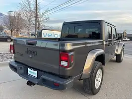 2023  Jeep Gladiator - Thumbnail 5