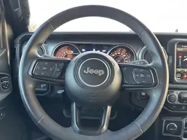 2023  Jeep Gladiator - Thumbnail 15