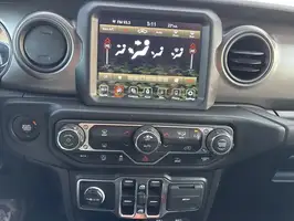 2023  Jeep Gladiator - Thumbnail 18