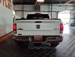 2017  Ram 1500 - Thumbnail 4