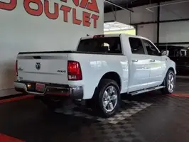 2017  Ram 1500 - Thumbnail 5