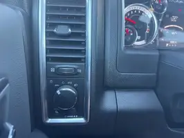 2023  Ram 1500 Classic - Thumbnail 11