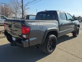 2018  Toyota Tacoma - Thumbnail 3