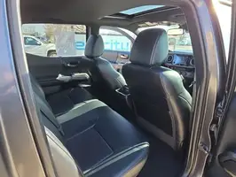 2018  Toyota Tacoma - Thumbnail 12