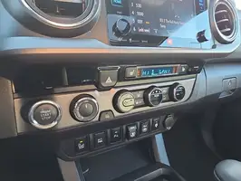 2018  Toyota Tacoma - Thumbnail 17