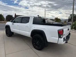 2019  Toyota Tacoma - Thumbnail 6