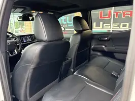 2019  Toyota Tacoma - Thumbnail 13