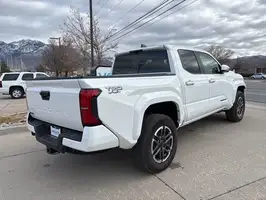 2024  Toyota Tacoma - Thumbnail 4