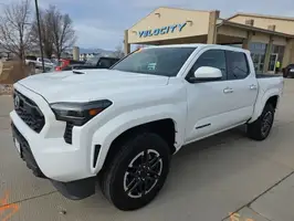 2025  Toyota Tacoma - Thumbnail 11