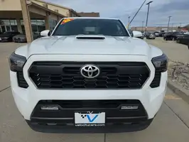 2025  Toyota Tacoma - Thumbnail 12