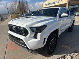 2025  Toyota Tacoma - Thumbnail 3