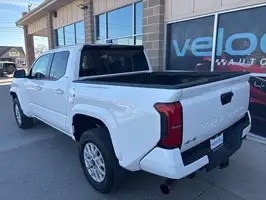 2025  Toyota Tacoma - Thumbnail 4