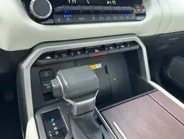 2023  Toyota Tundra Hybrid - Thumbnail 26